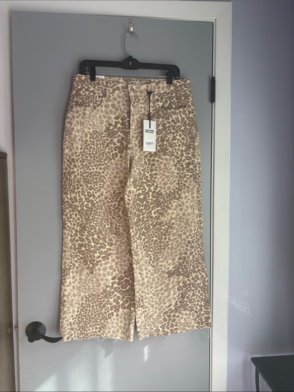 Oat New York Beige Leopard Wide-Leg cropped Jeans